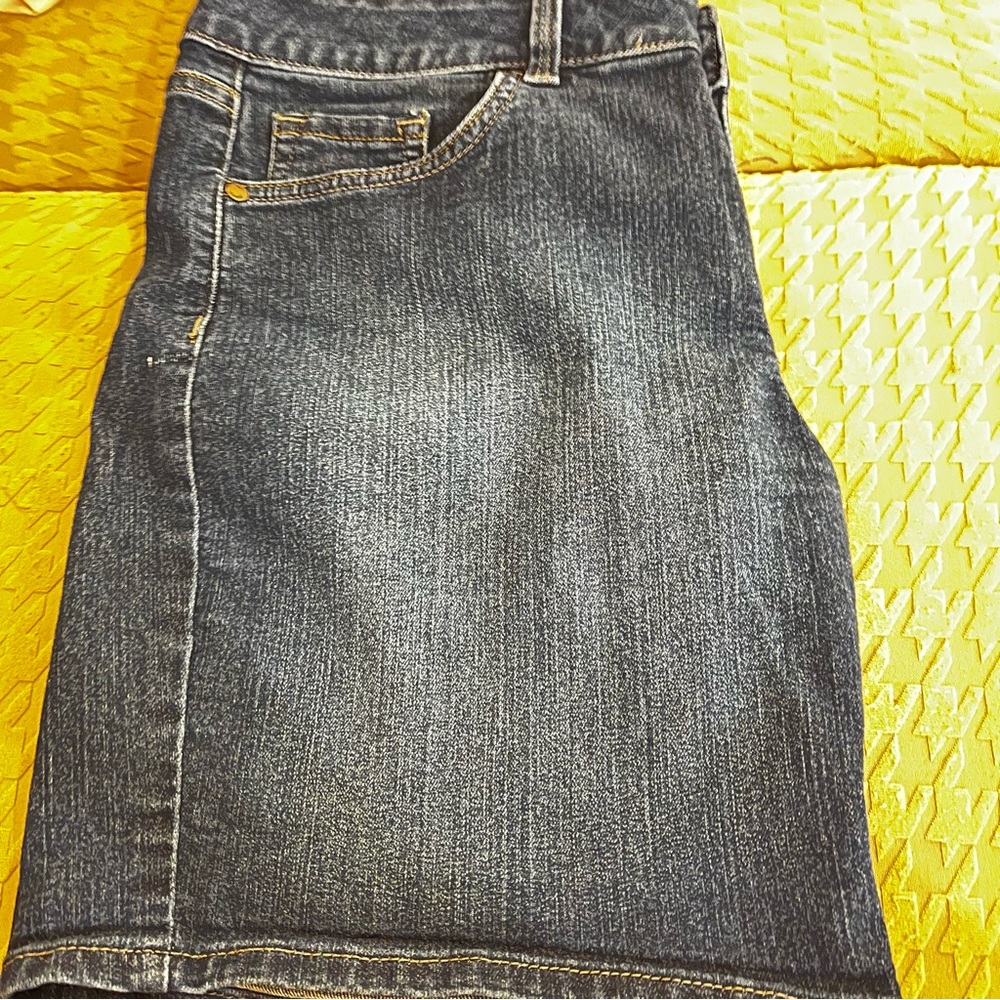 Jean Riders By Lee, Mid Rise Short - Picture 10 of 14